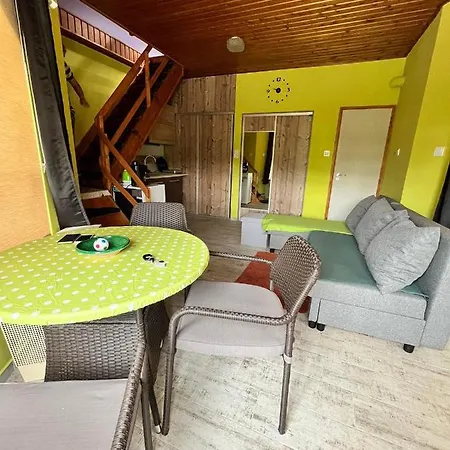 Piedone Apartman *